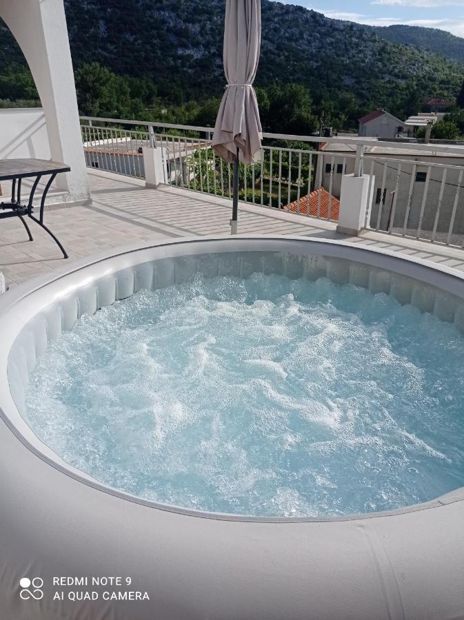 Holiday Home Horizonte With Jacuzzi Gornja Brela Εξωτερικό φωτογραφία